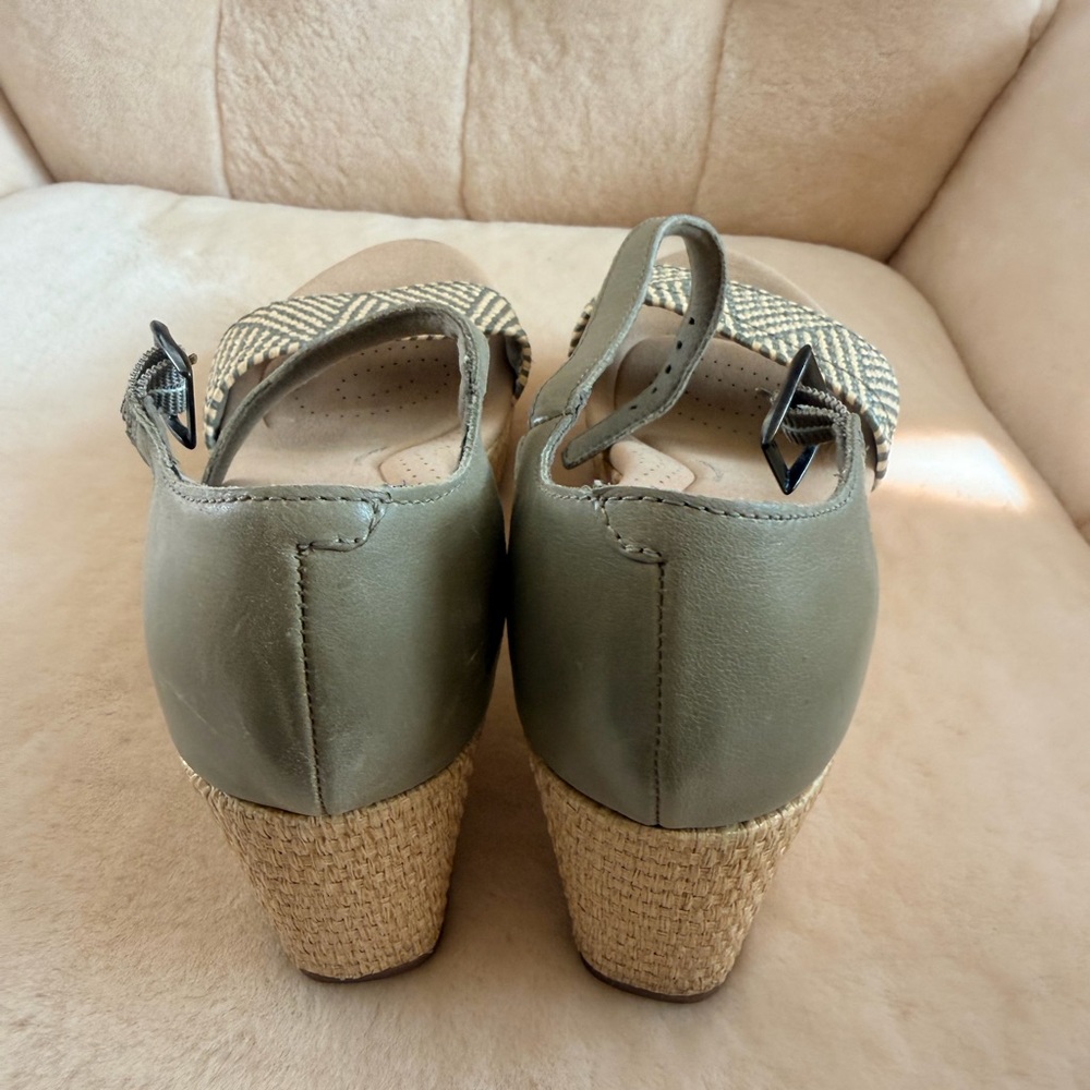 Clarks Women's Wedge Sandals - Olive and Beige - Picture 4 of 5